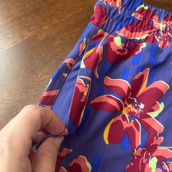 Athleta Women’s Crossroads Athletic Shorts Vibrant Design - Picture 6 of 10